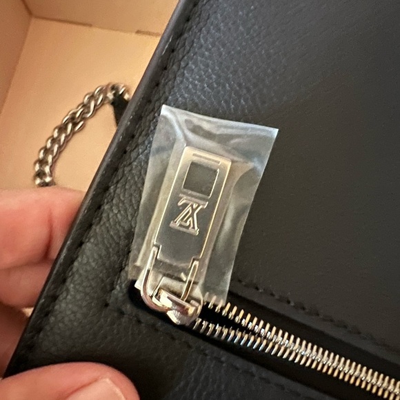 Louis Vuitton Lockme chain - Picture 4 of 11